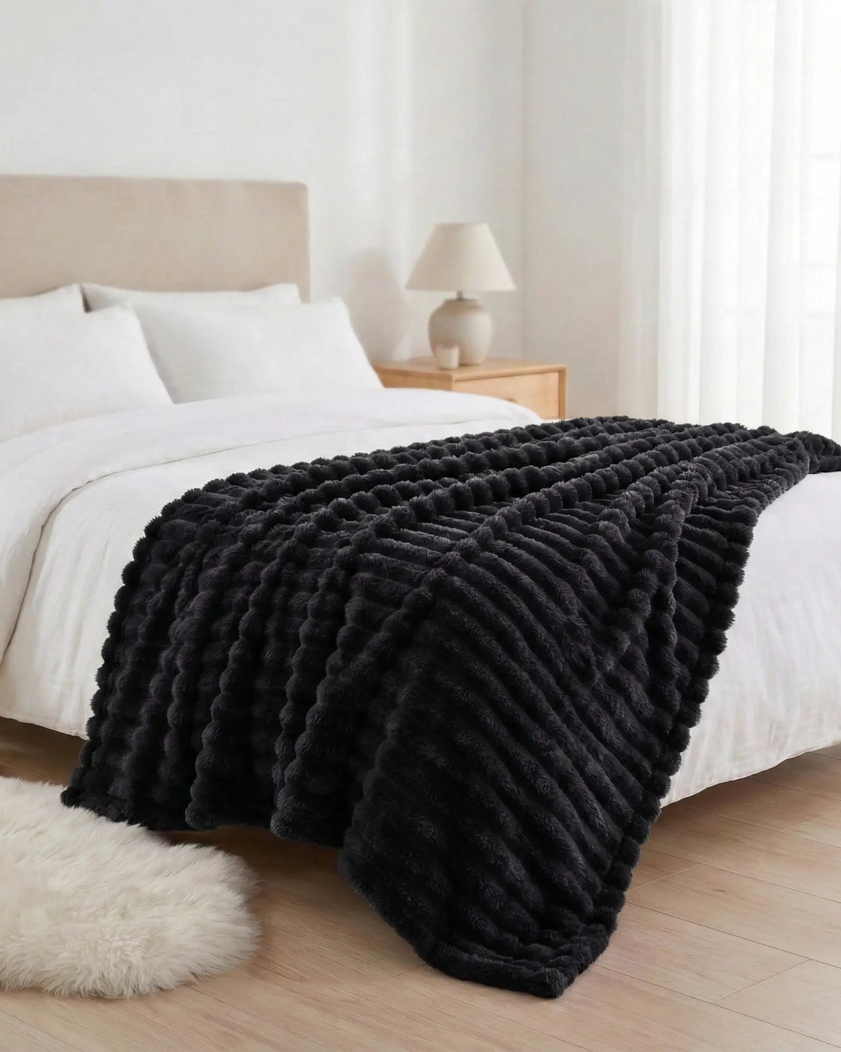 Softnook Fleece Blanket - Limited Edition: Black