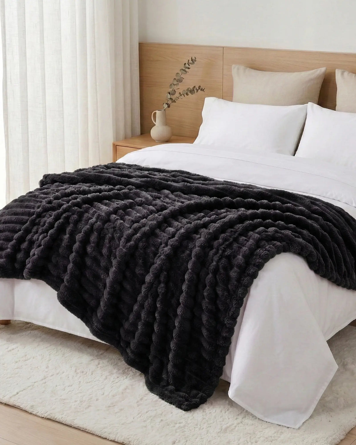 Softnook Fleece Blanket - Limited Edition: Black